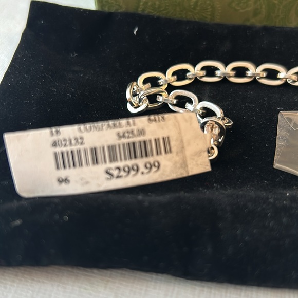 Gucci Brand New Silver Bracelet with dust bag and box - Picture 4 of 16